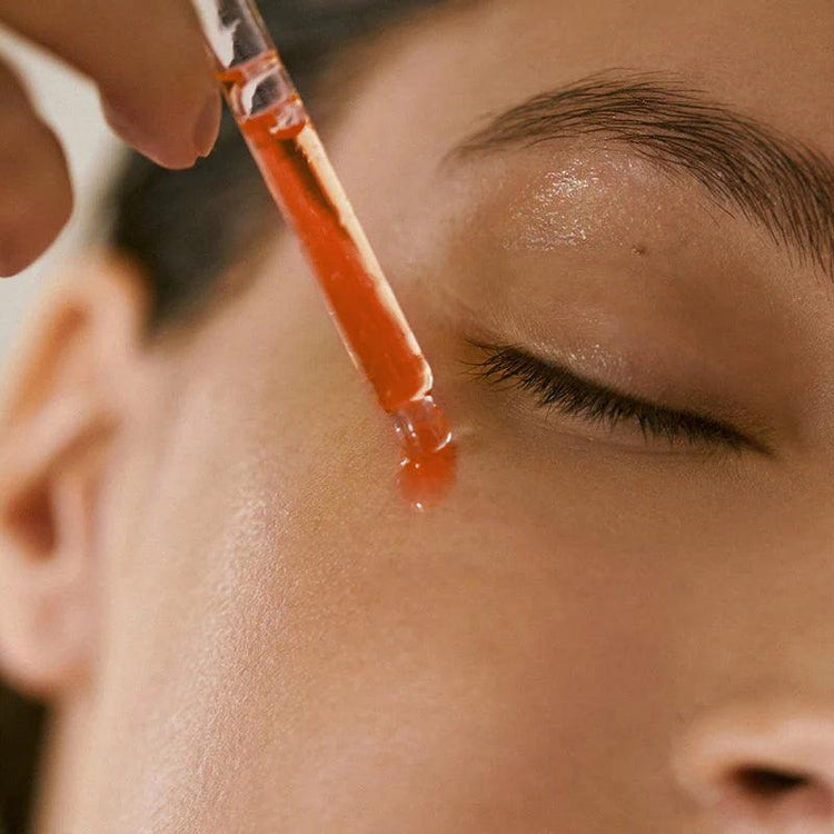 AROMATICA Organic Rosehip Oil close-up view