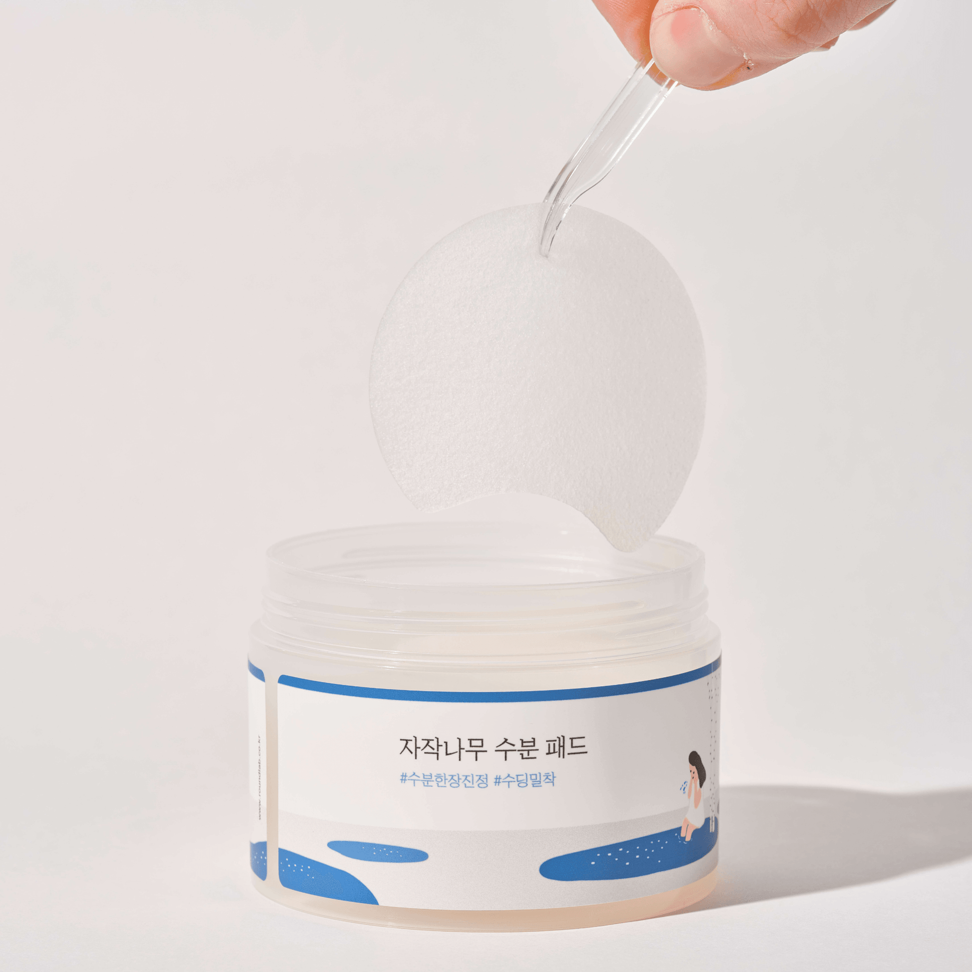 Round Lab Birch Moisturizing Pad 80pc close-up view