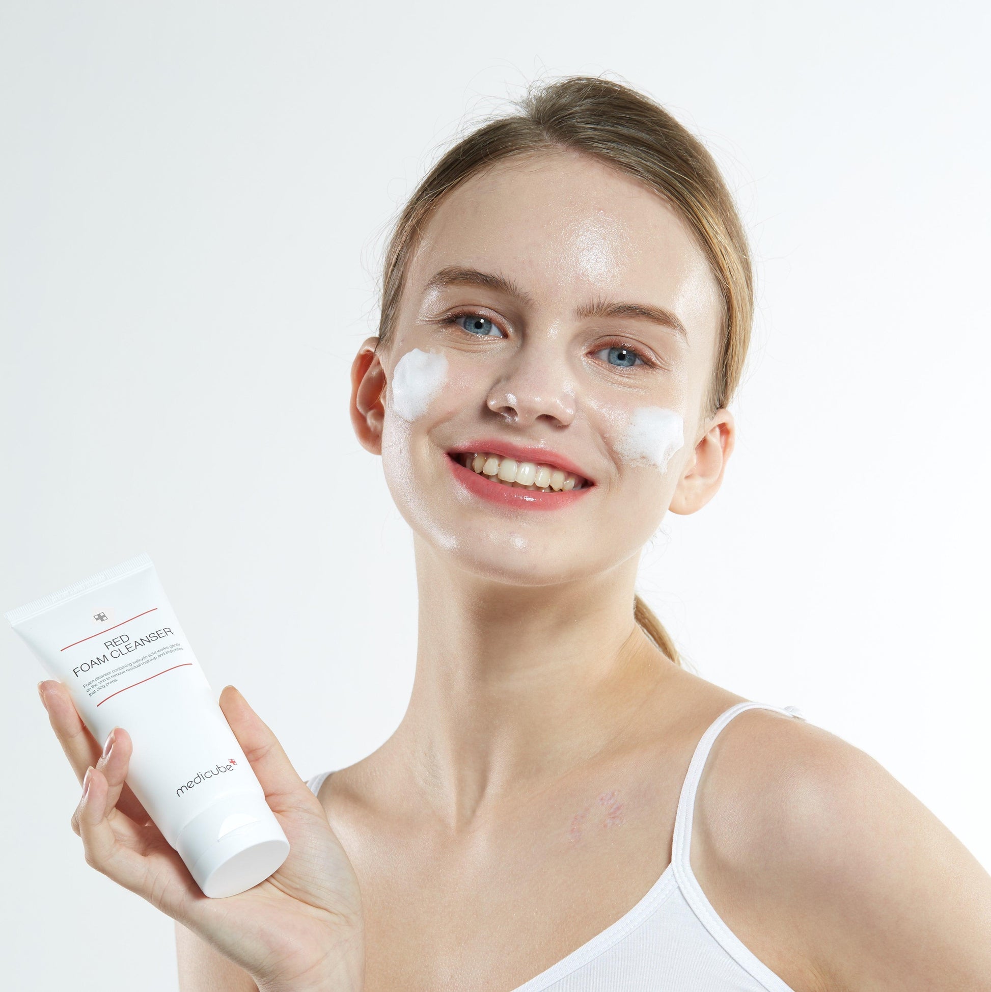 medicube Red Foam Cleanser 120ml (cleansers)