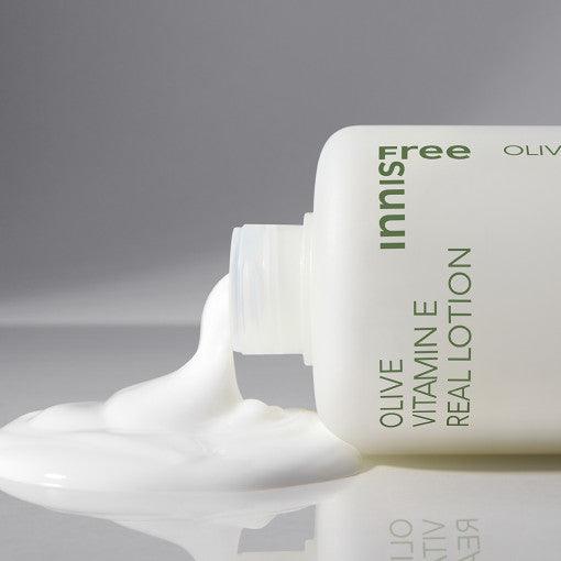 innisfree Olive Vitamin E Real Lotion product texture