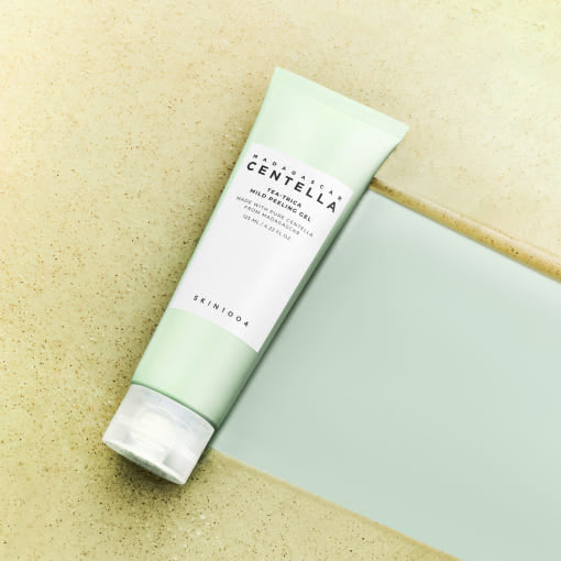 SKIN1004 Madagascar Centella Tea-Trica Mild Peeling Gel product texture